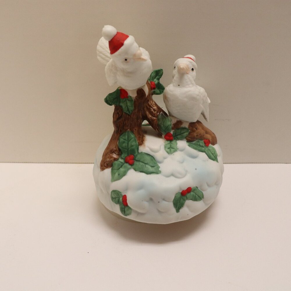 Christmas Snowbirds Music Box Made for Christmas Around the World New in Box
